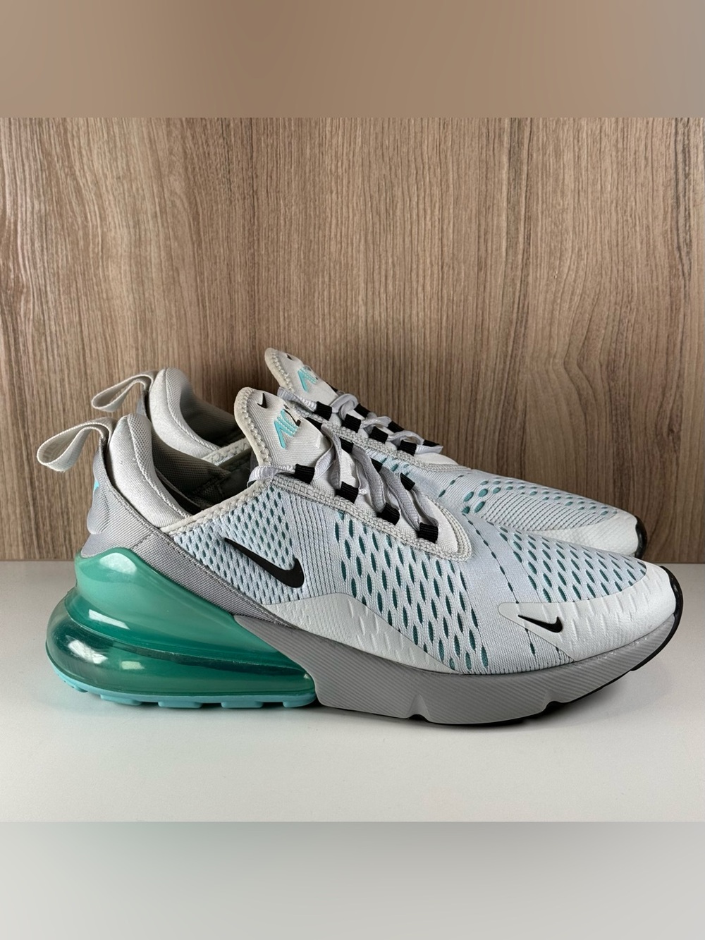 Nike Air Max 270 Pure Platinum Black Aurora Green Mesh AH6789-025 Women’s size 9